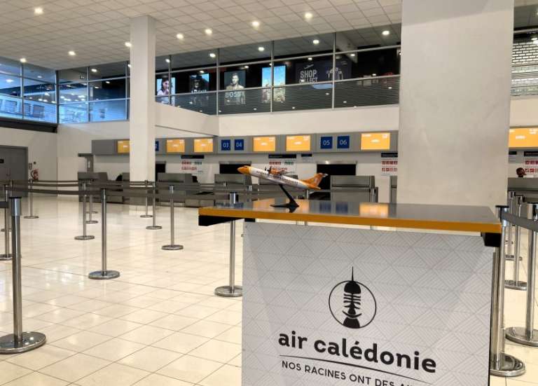 Pas de vols entre la Grande Terre et les Îles : les aérodromes bloqués