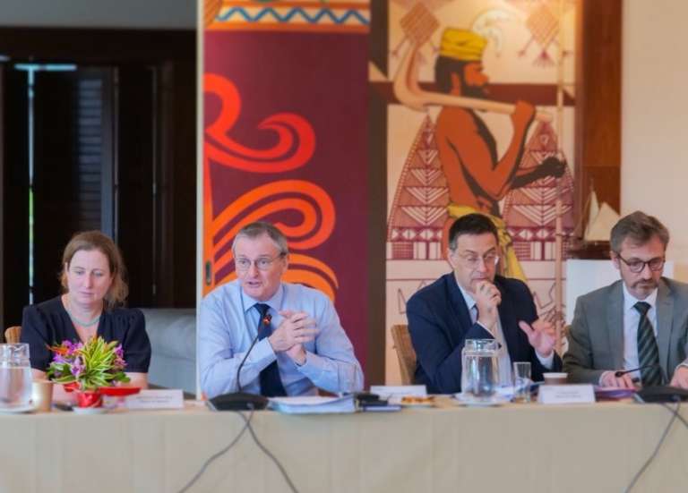 Première réunion de travail pour la mission de rédaction de la loi organique