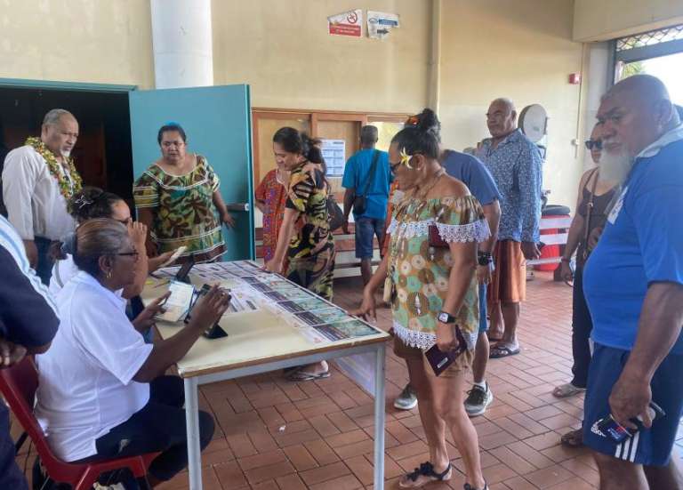 Municipales : à Païta, les électeurs attendent