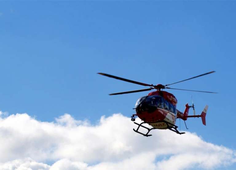 Crash d’hélicoptère au Mont-Dore : l’enquête se poursuit pour éclaircir les circonstances