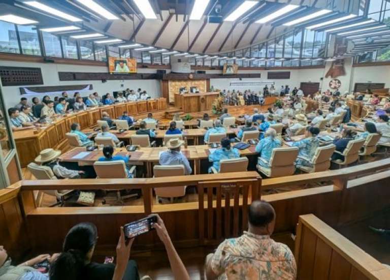 Polynésie : le président Moetai Brotherson doit