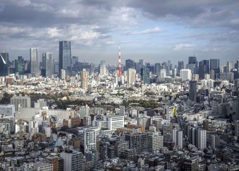 La ville de Tokyo incite les employés à travailler en short pour baisser la facture énergétique