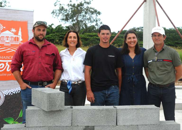 Une usine de transformation de produits agricoles sort de terre à La Foa