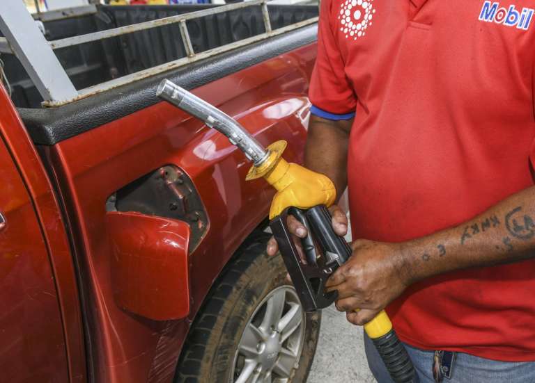 Carburants : le prix de l’essence stagne, forte hausse pour le gazole