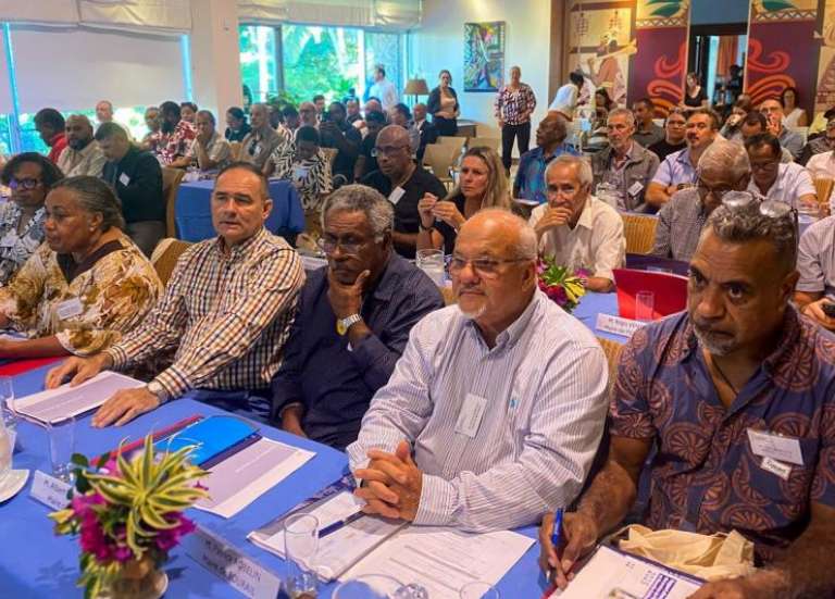 Les trente-trois maires du pays réunis par l’État pour préparer leur mandat