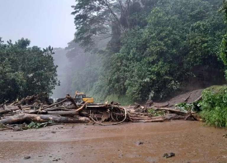 Éboulements et inondations en Polynésie