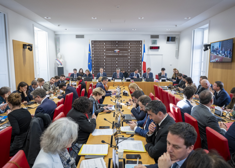Corps électoral : les députés de la commission des Lois donnent leur feu vert à l’intégration des natifs