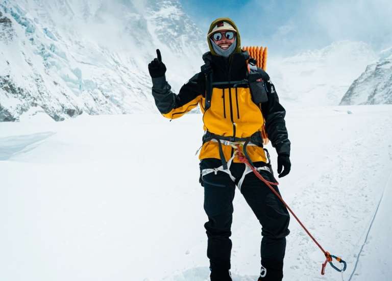 Un Australien bat le record de l’ascension de l’Everest depuis la mer
