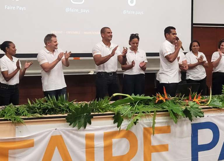 Provinciales : portée Robert Kakue, Faire pays prône