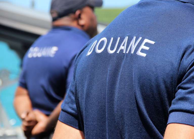 Un contrôle douanier à Boulouparis mène au démantèlement d’un trafic de cocaïne