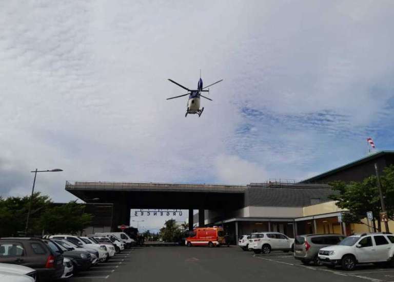 Un hélicoptère australien en renfort pour assurer les évacuations sanitaires