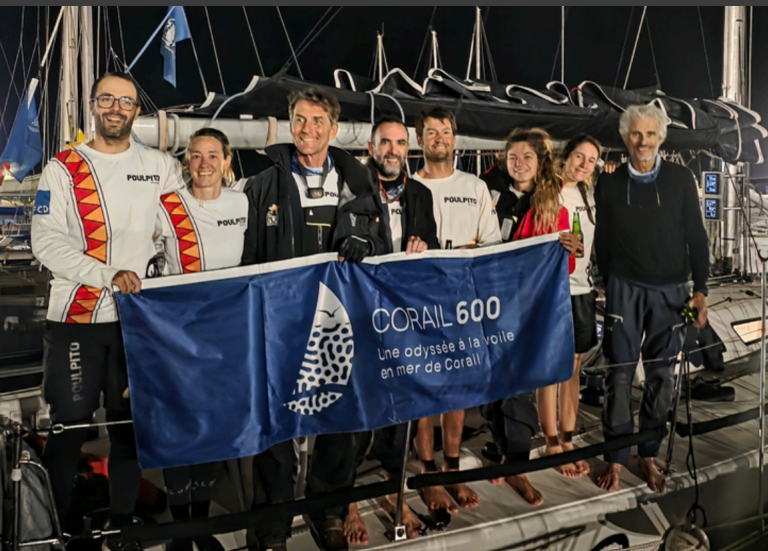 Les premiers navires de la course à la voile Corail600 arrivés dans la nuit