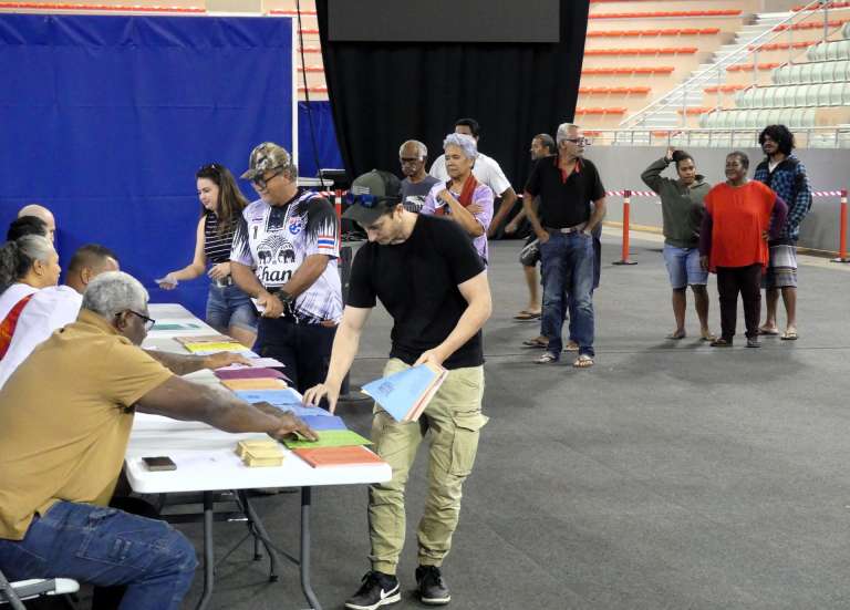 Provinciales : le taux de participation atteint 27,3 % à midi