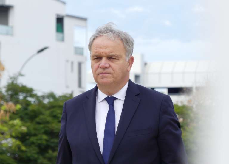 Macron propose de nommer François-Noël Buffet, ancien ministre des Outre-mer, Défenseur des droits