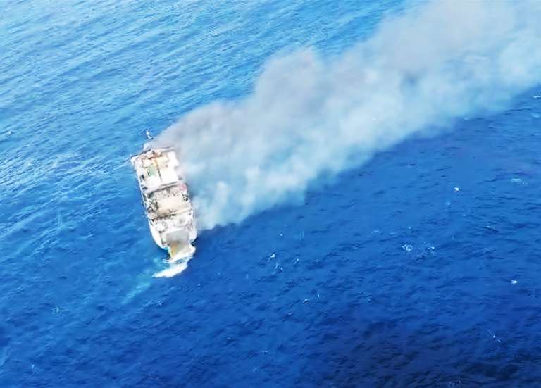 Indonésie : une centaine de passagers secourus après l’incendie d’un ferry au large de Bali