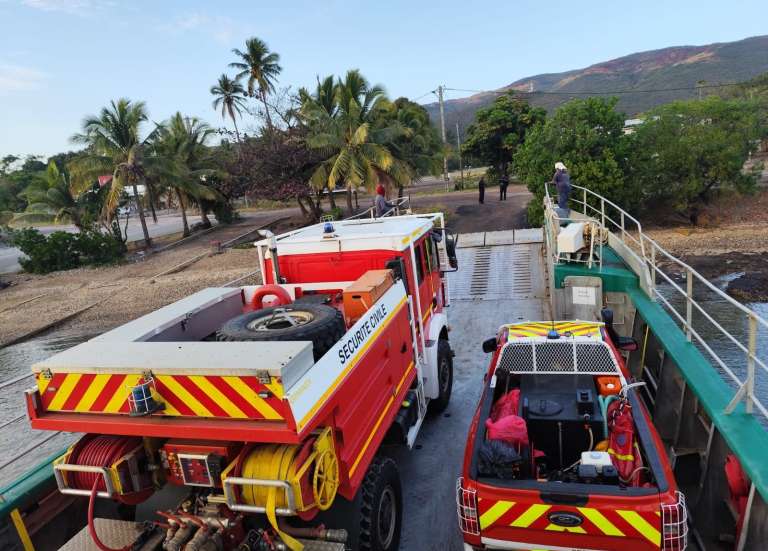 Un important incendie en cours à Bélep, le plan Orsec activé