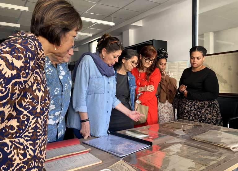 Nouméa : aux archives de la ville, les généalogistes en herbe apprennent à remonter le fil de leur histoire