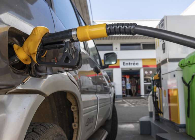 [INFOGRAPHIE] En août, les prix en léger repli sur fond de baisse des tarifs à la pompe