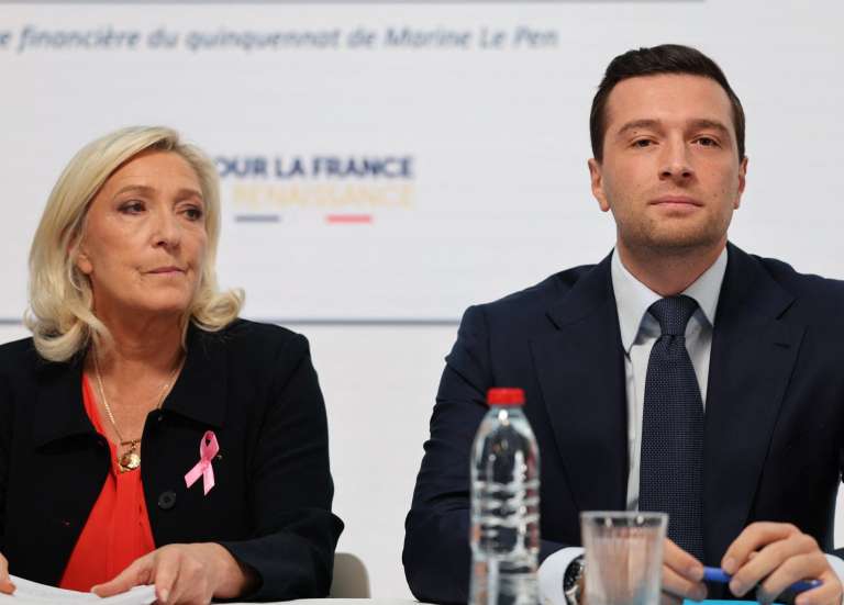 Accusations d’antisémitisme : cerné par de nouvelles révélations, Jordan Bardella continue de nier