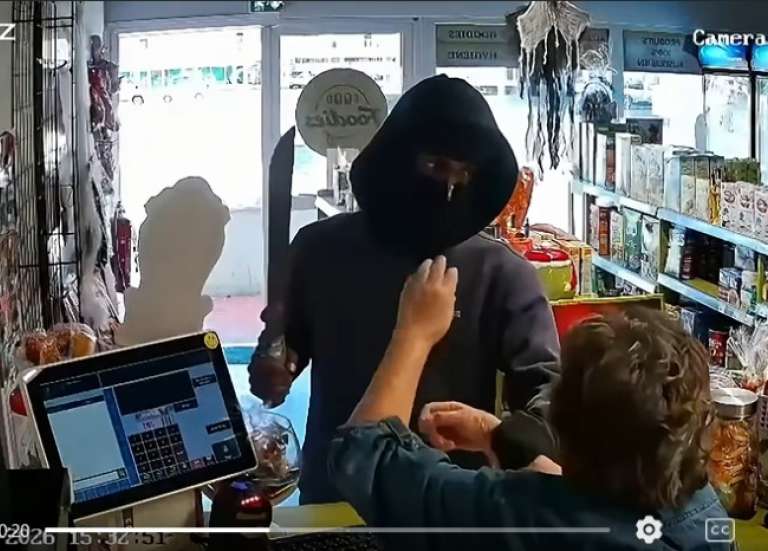 Braquage au sabre à Païta : les deux auteurs toujours recherchés